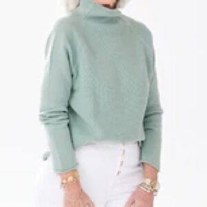 Alice Walk Cashmere Sage Green Mock Neck Sweater. Size L